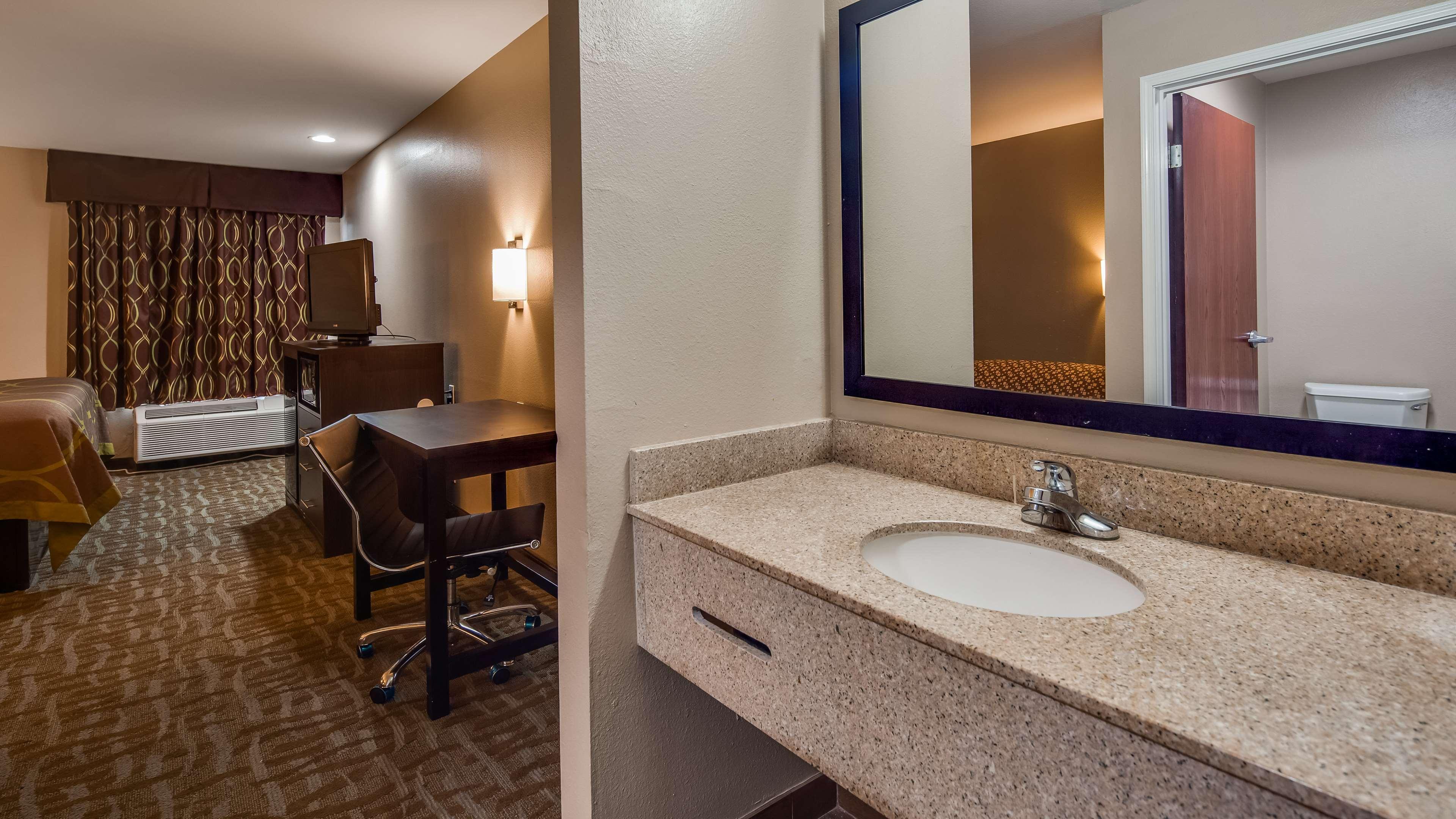Surestay Hotel By Best Western Alexandria Airport Екстериор снимка
