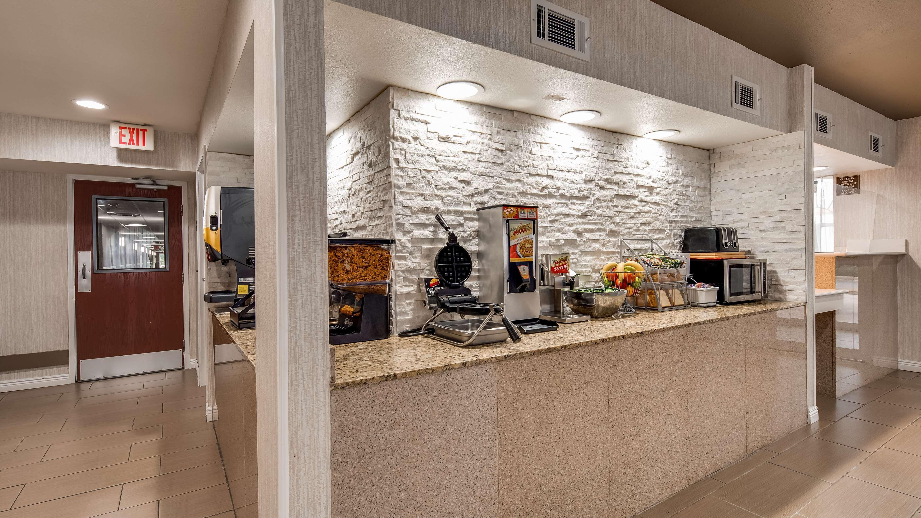 Surestay Hotel By Best Western Alexandria Airport Екстериор снимка